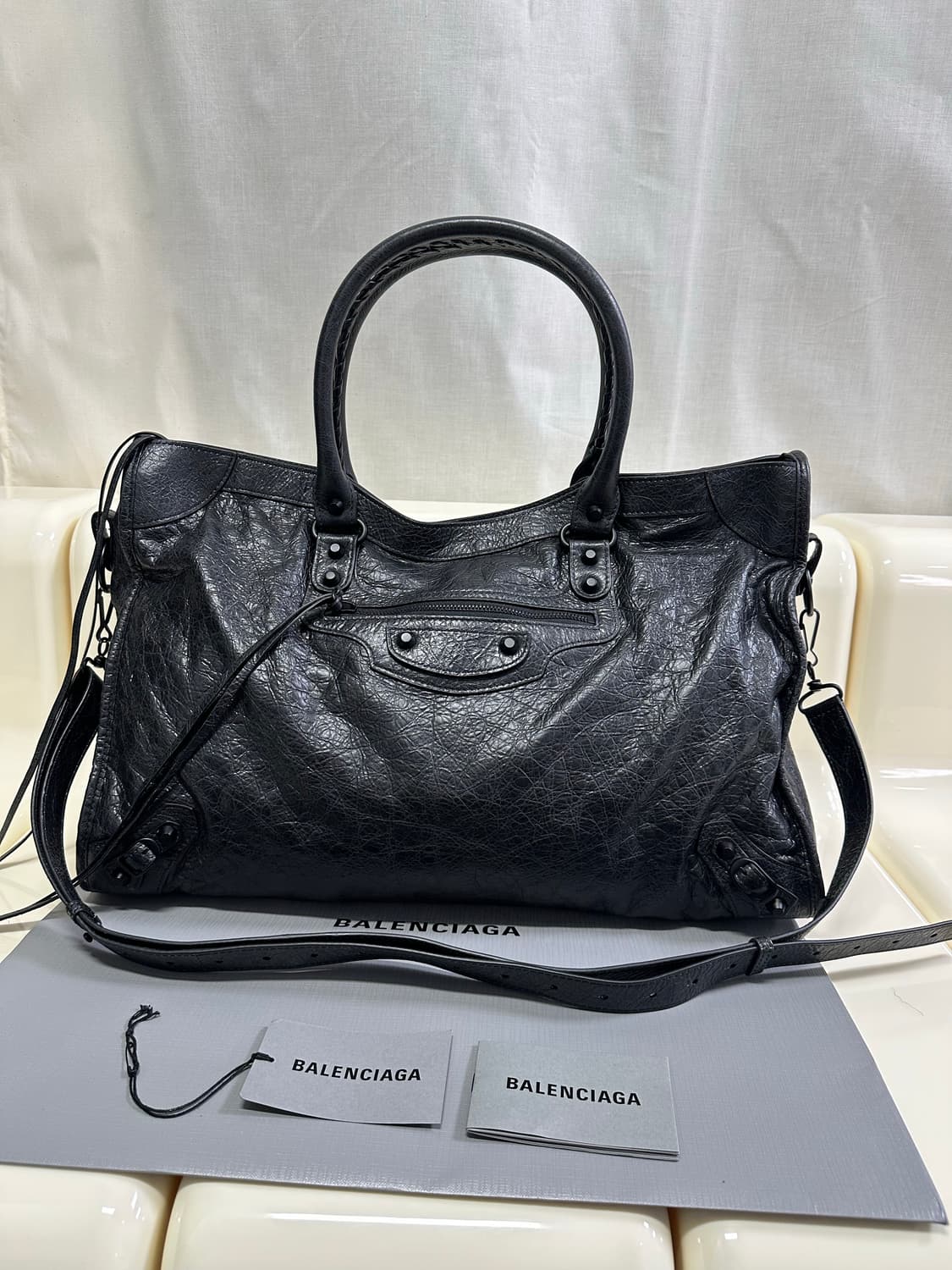 [SA 정품] 발렌시아가 르 시티 모터백 라지 블랙 상품이미지1