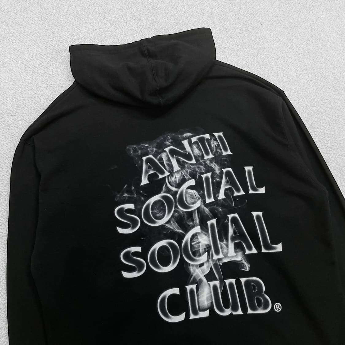안티소셜소셜클럽 트위스티드 후드티 블랙 상품이미지3
