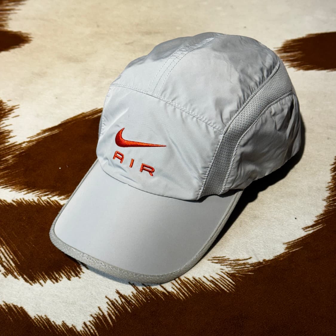 나이키 2004 캠프캡 실버 (OS) 고프코어 러닝코어 상품이미지1