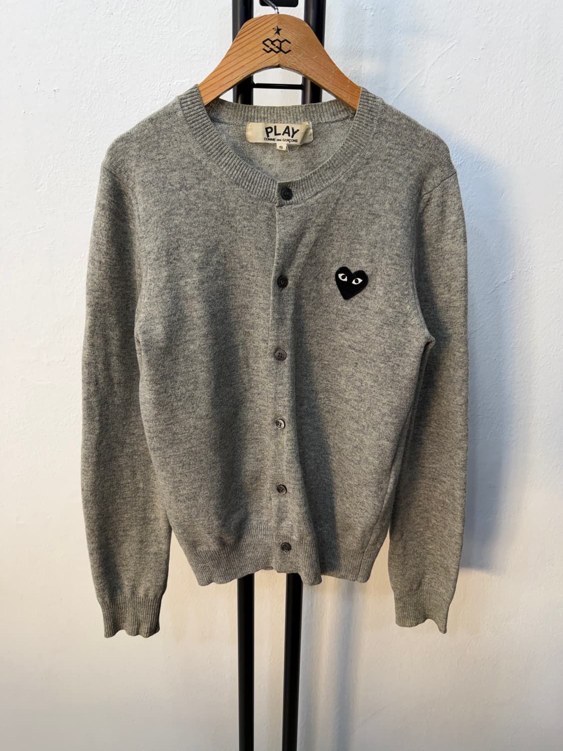매장판정품) 꼼데가르송 여성 그레이 가디건 S 상품이미지1