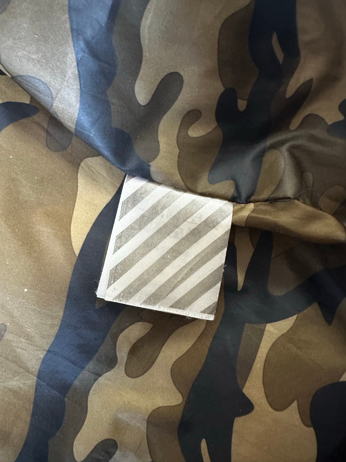 오프화이트 블랙 패딩 점퍼 상품이미지6