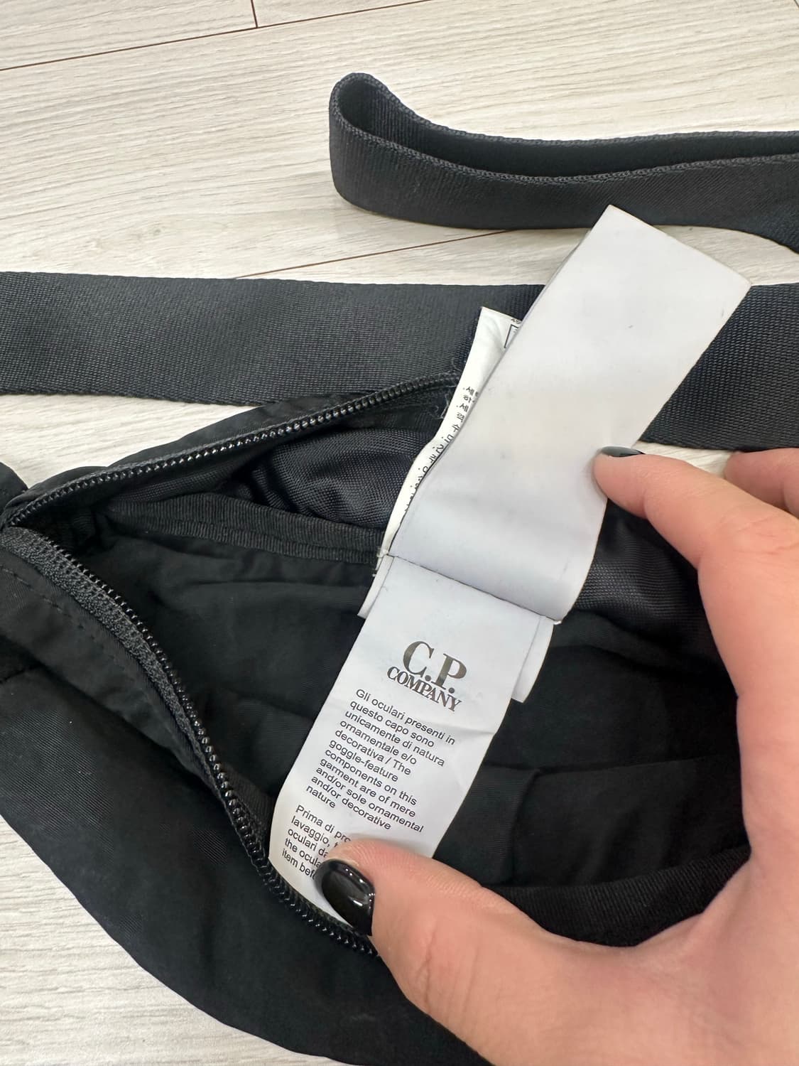 Cp company 힙색 크로스백 상품이미지3