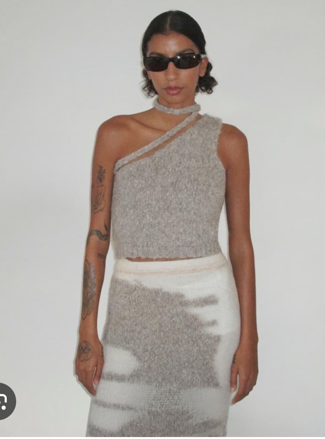 팔로마울 언발 니트 베스트 (블랙) 상품이미지2