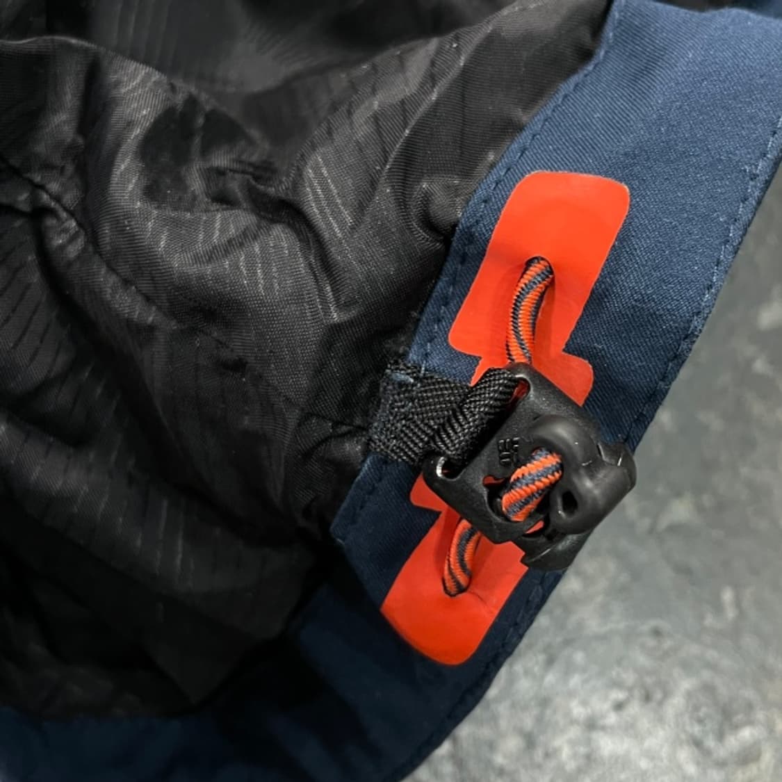 105 컬럼비아 바람막이 상품이미지5