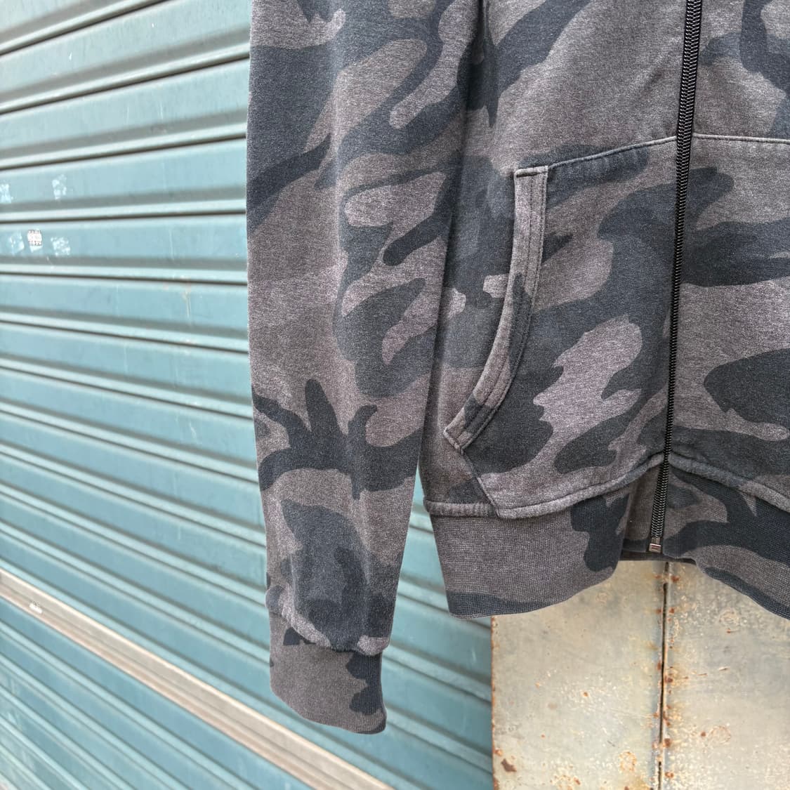 폴로 랄프로렌 퍼포먼스 블랙 카모 후드 집업 상품이미지3