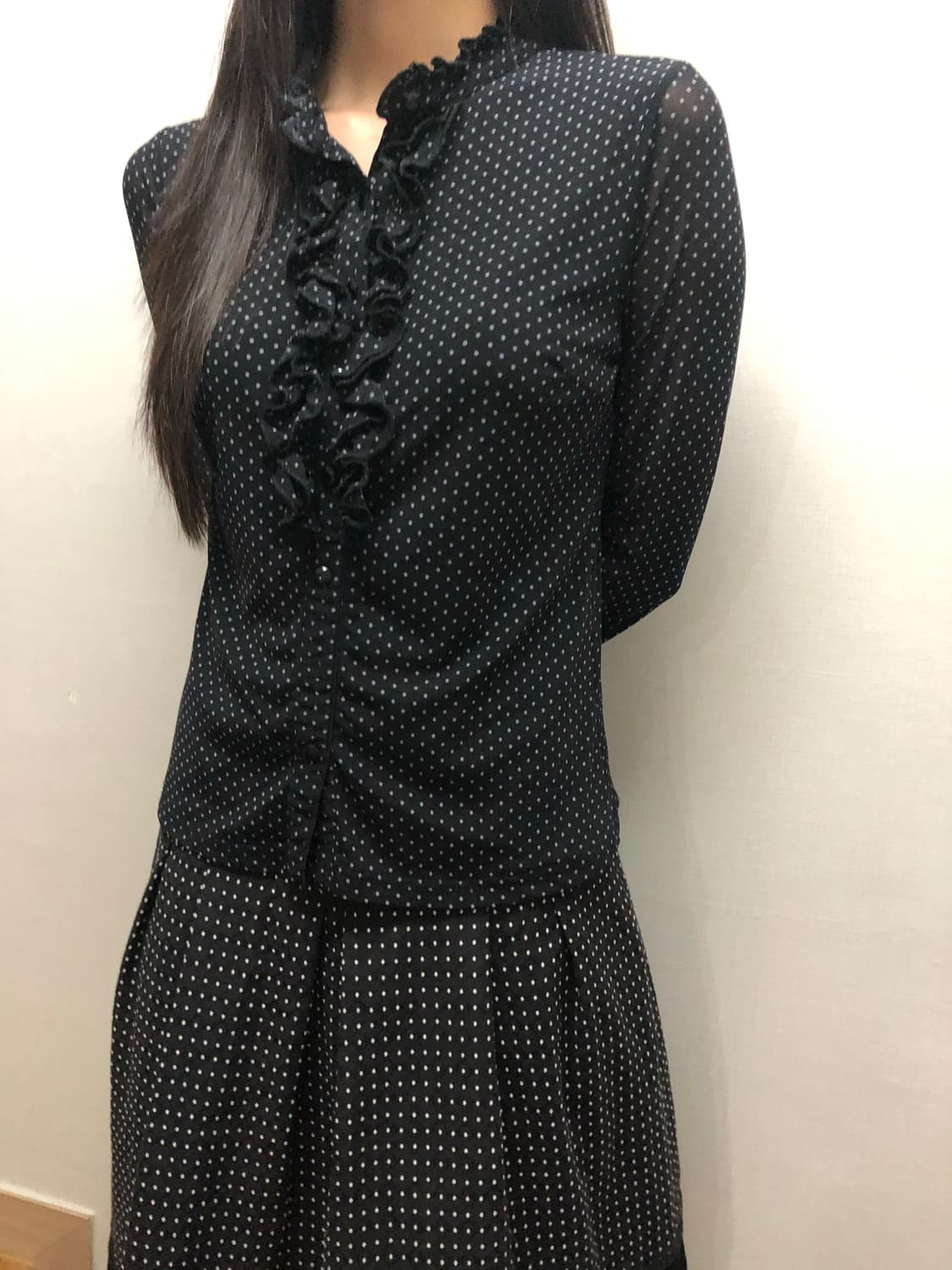 빈티지 블랙 도트 프릴 블라우스 상품이미지2