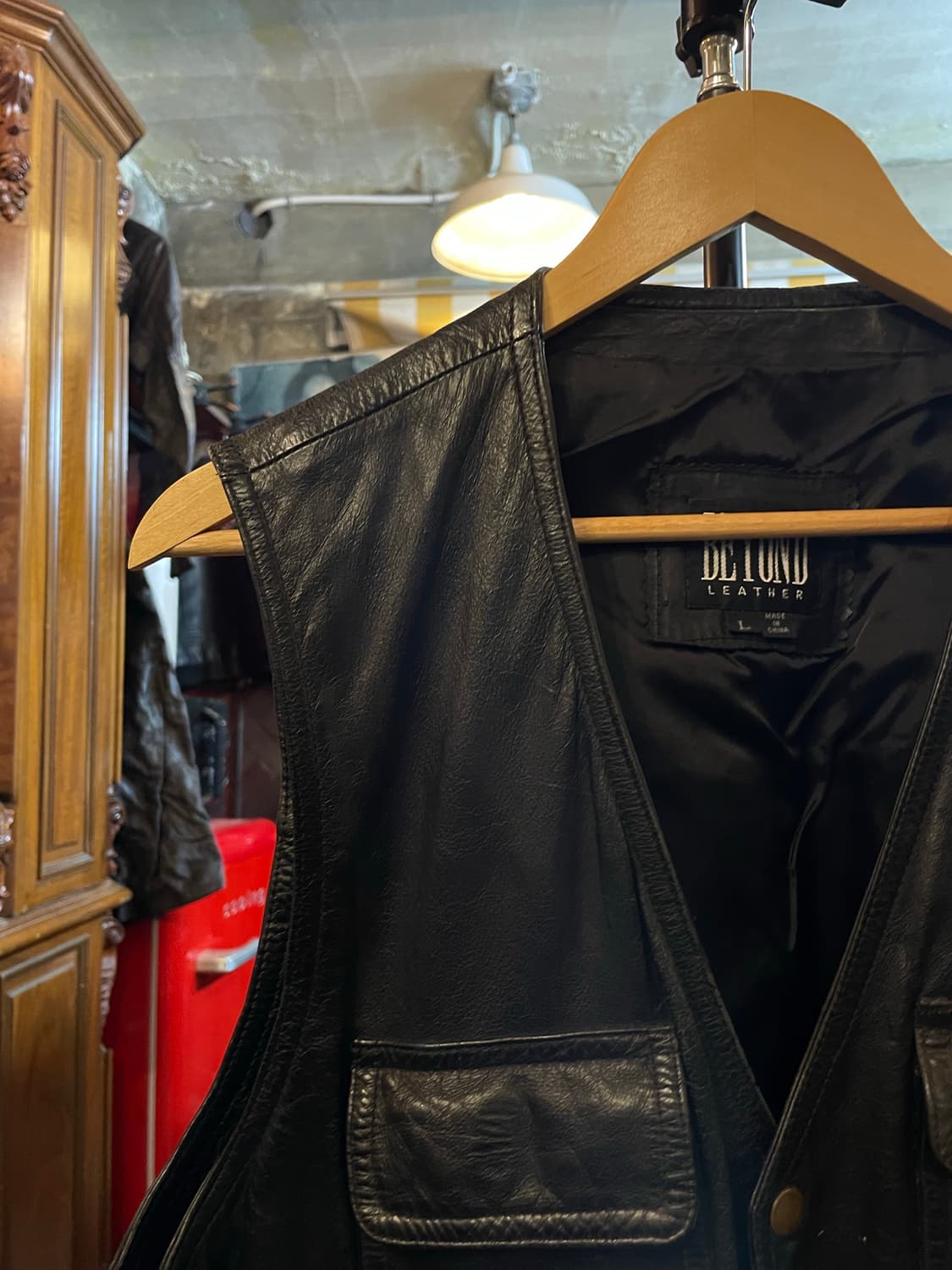 BEYOND 리얼 레더 헌팅 베스트 블랙 상품이미지3