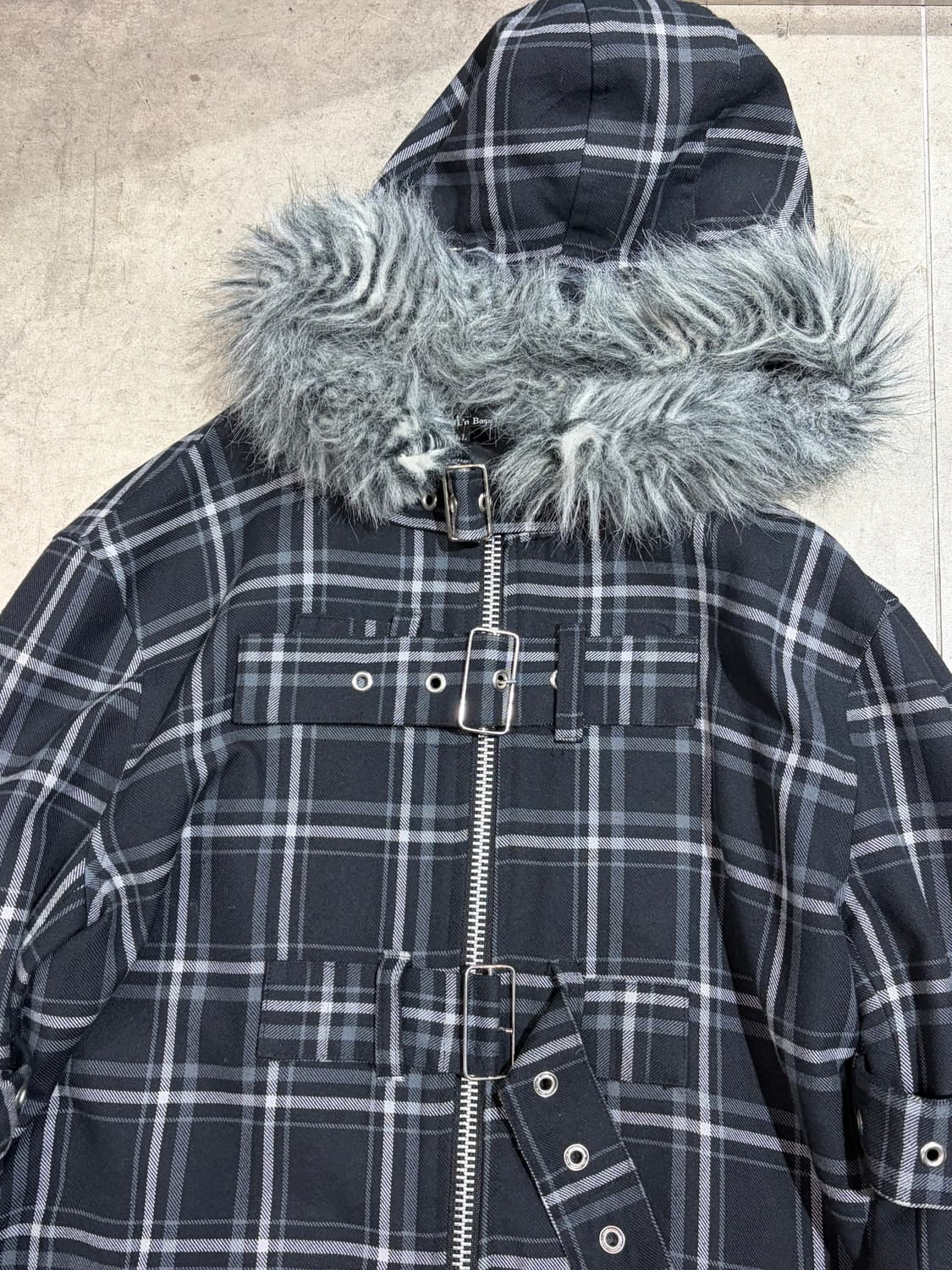 Devlin bass 락펑크 체크 버클 퍼 코트 상품이미지5