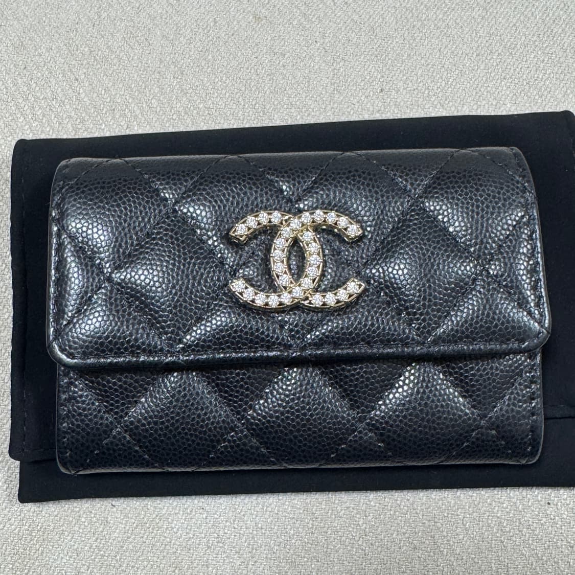 샤넬 큐빅 캐비어 똑딱이 카드지갑 내장칩 상품이미지2