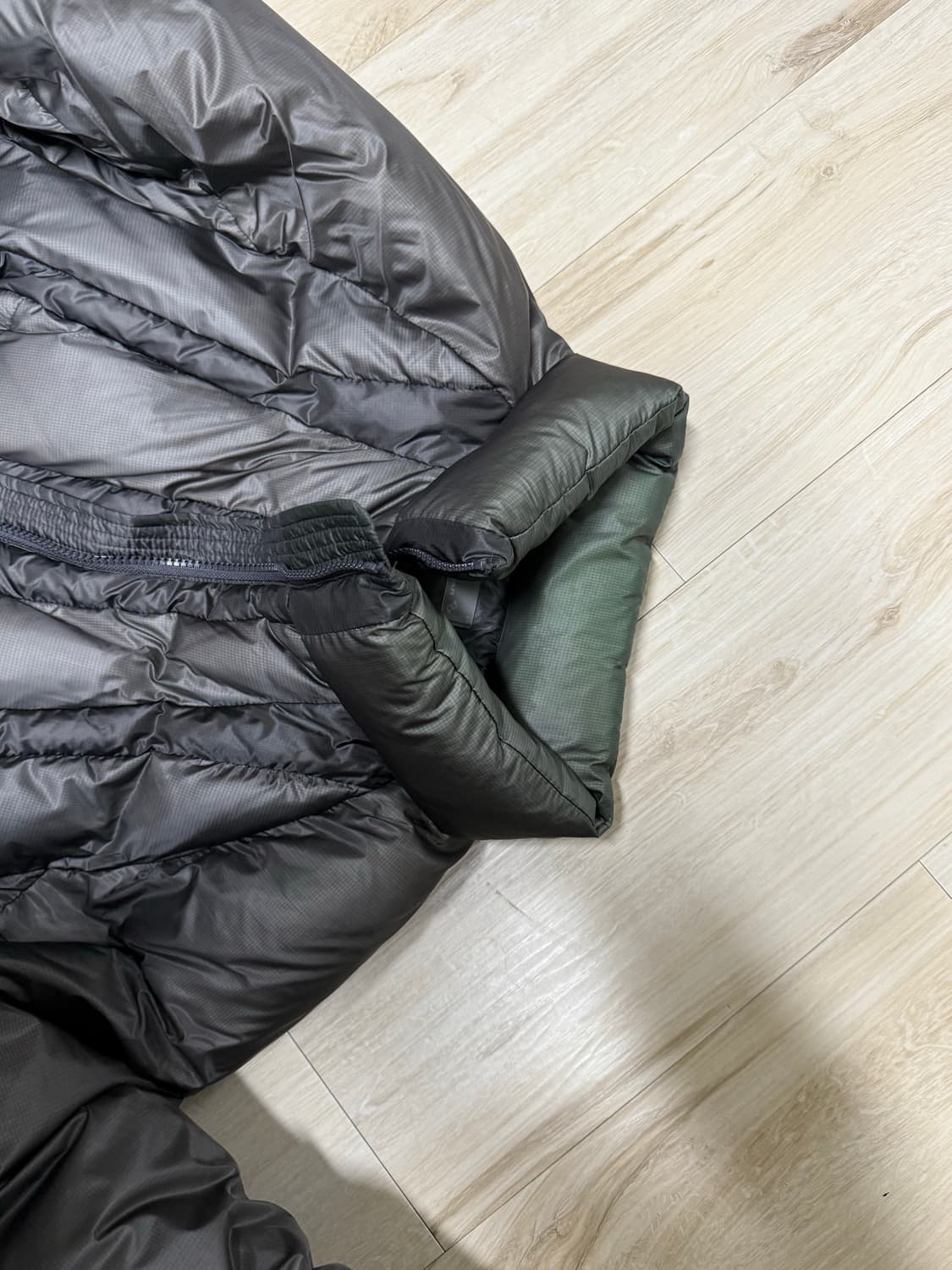 산산기어 23fw 푸퍼 재킷 패딩 상품이미지3