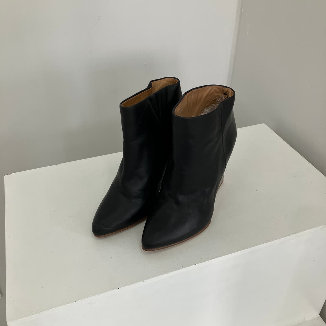 마르지엘라 플랙시글래스 웨지 앵클 부츠 상품이미지2