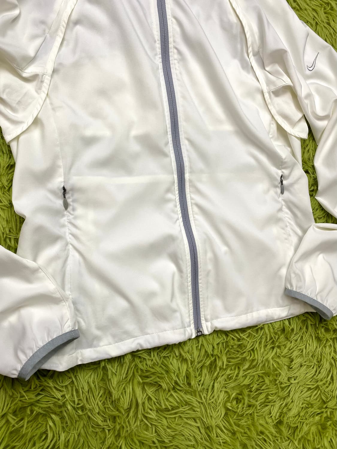 나이키 ‘드라이 핏’ 폴카 도트 후드 디테쳐블 윈드 브레이커 자켓 상품이미지3