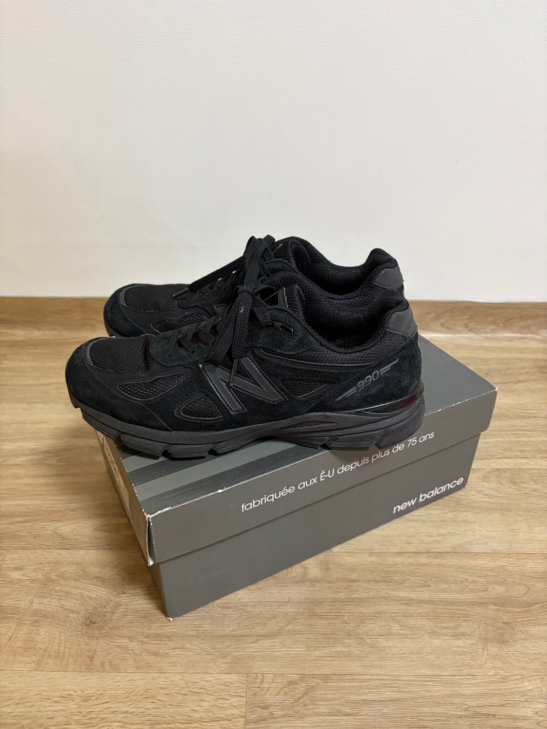 [270]뉴발란스 990v4 트리플 블랙 상품이미지1