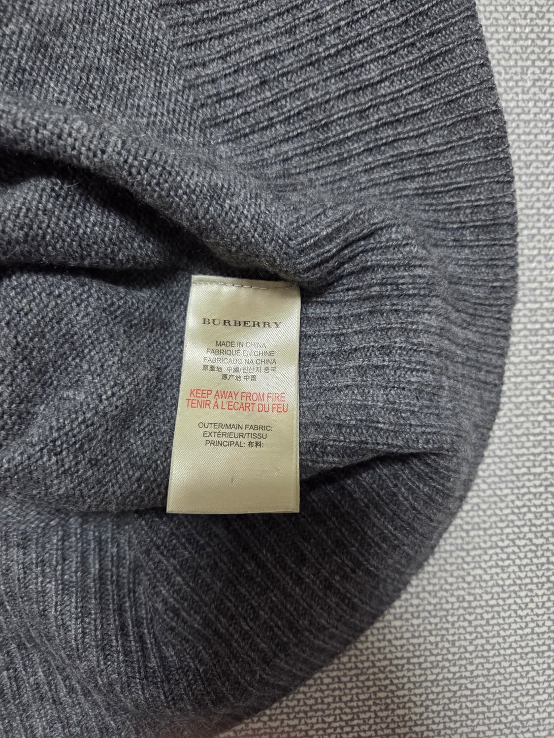 버버리 니트 팝니다 캐시미어100% 상품이미지5