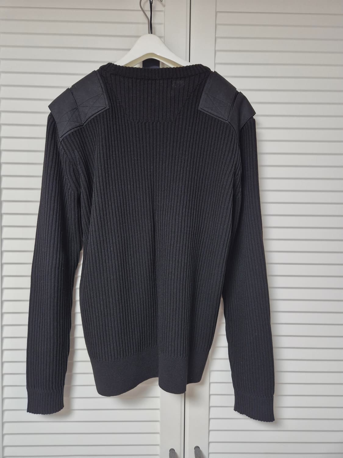 (새상품/S) 준지 FW21 코만도 견장 골지 니트 블랙 상품이미지3