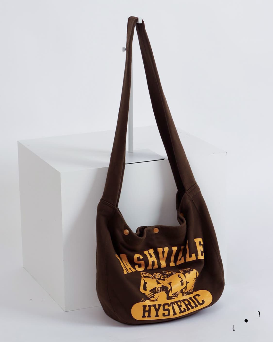 [HYSTERIC GLAMOUR] 내쉬빌 그래픽 스웻 숄더백 상품이미지1