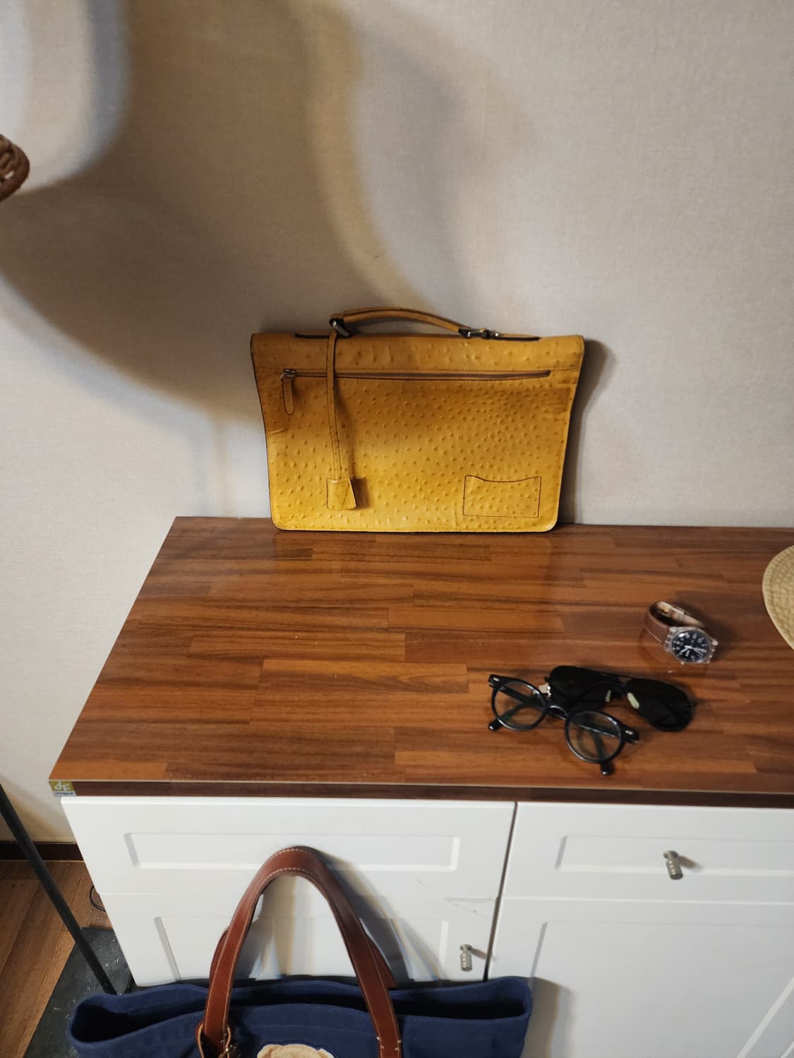 루치카 옐로우 엠보 타조 가죽 브리프케이스 상품이미지2