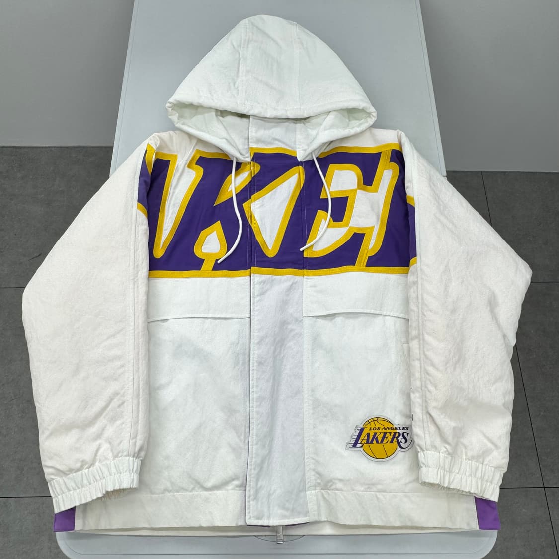 나이키X엠부쉬 레이커스 자켓  상품이미지2