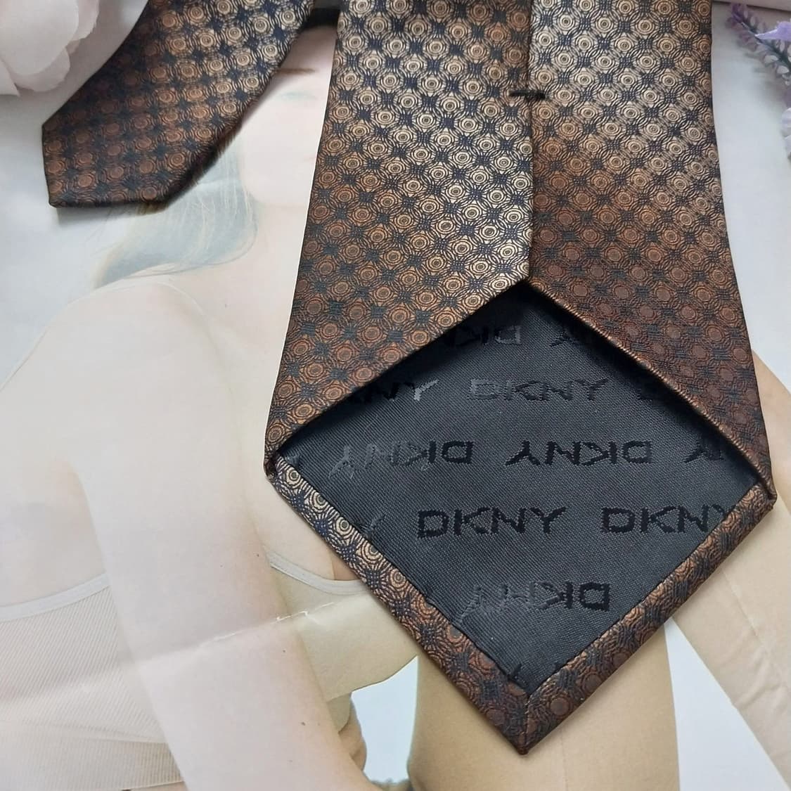 DKNY 실크 브라운 기하 패턴 넥타이 9.5cm A+등급 K1288
 상품이미지7