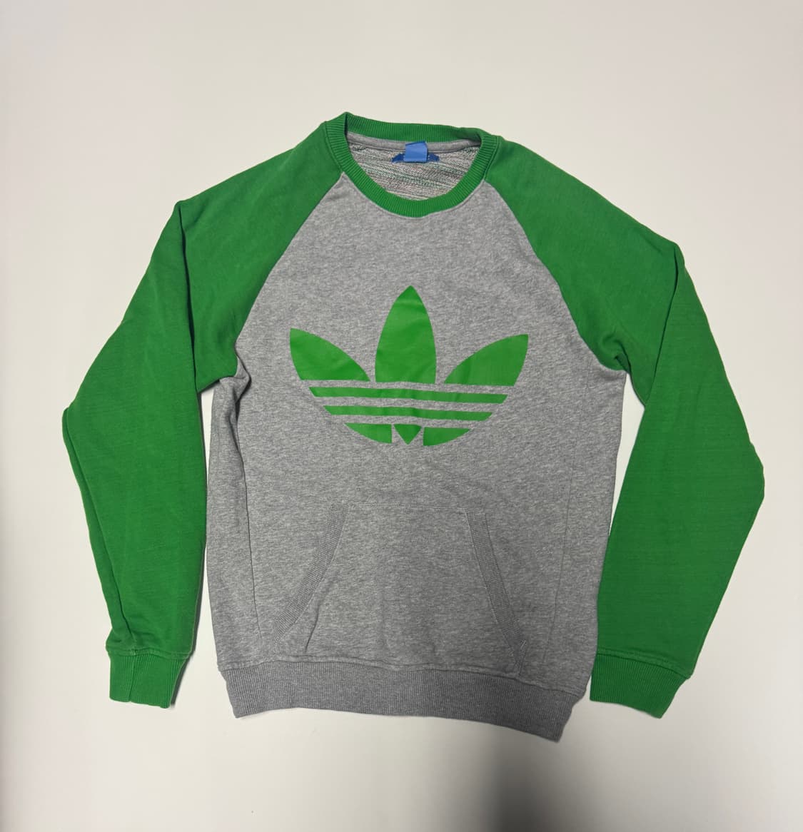 여성 아디다스 올드스쿨 트레포일 나그랑 맨투맨 S ~ M 상품이미지1