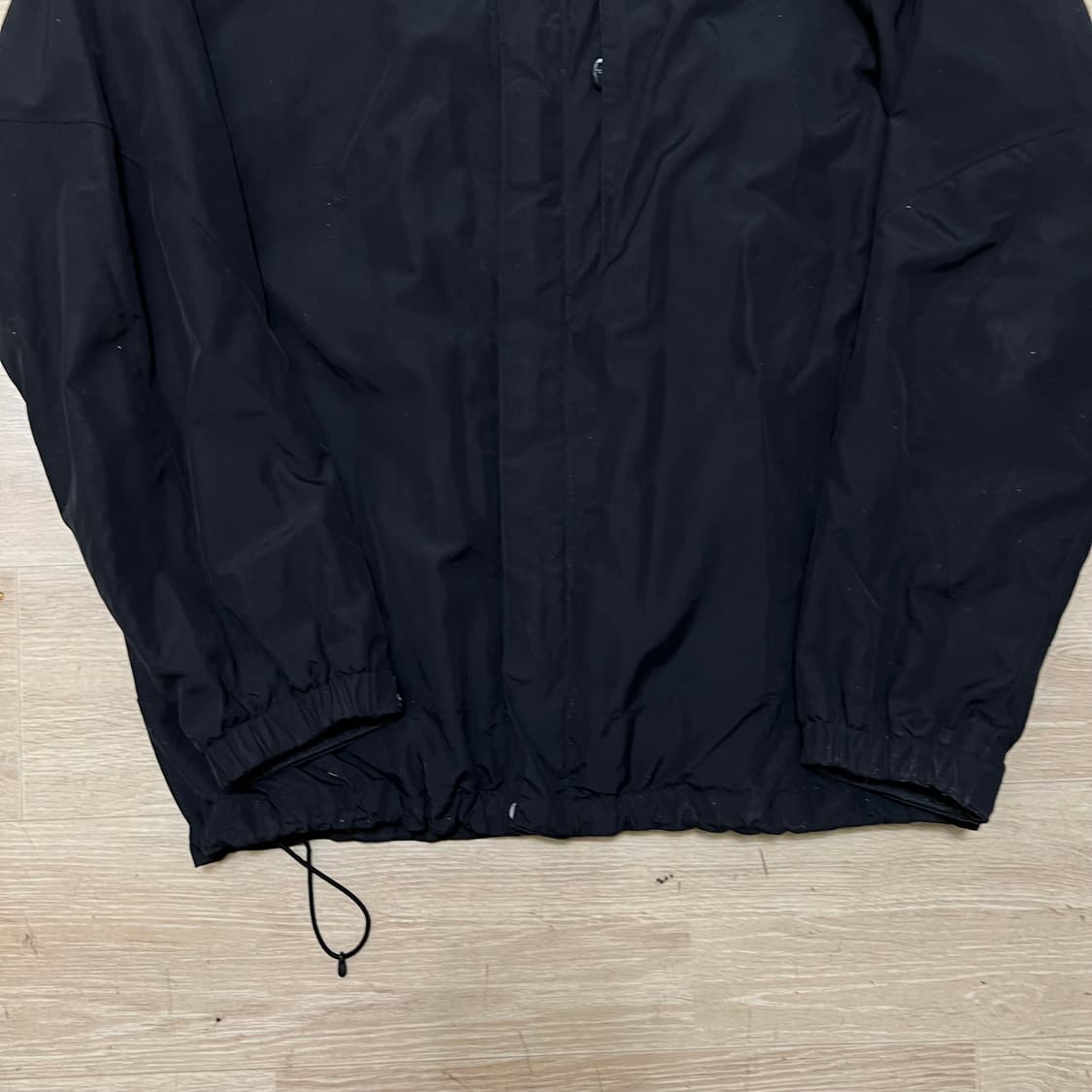 노스페이스 스탠드넥 로고 자수 바람막이 자켓 [블랙] M/95 상품이미지3