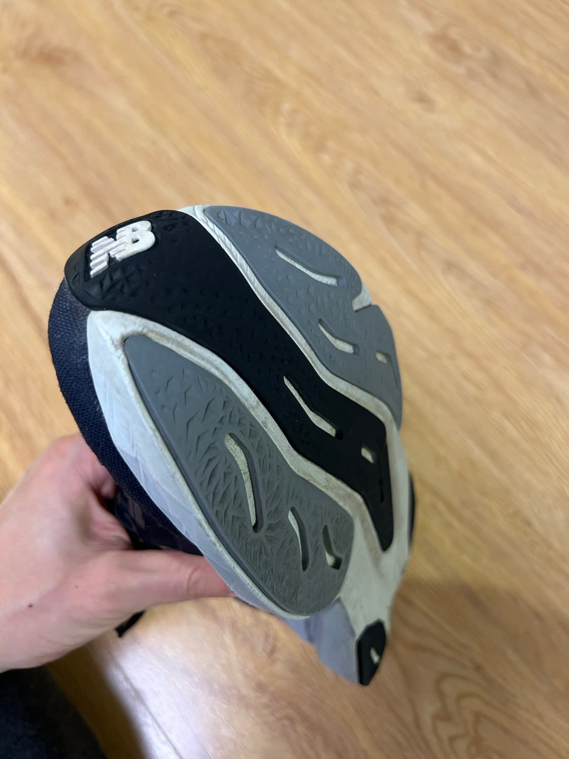 뉴발란스 퓨어셀 레벨4 네이비 275 팝니다 상품이미지5