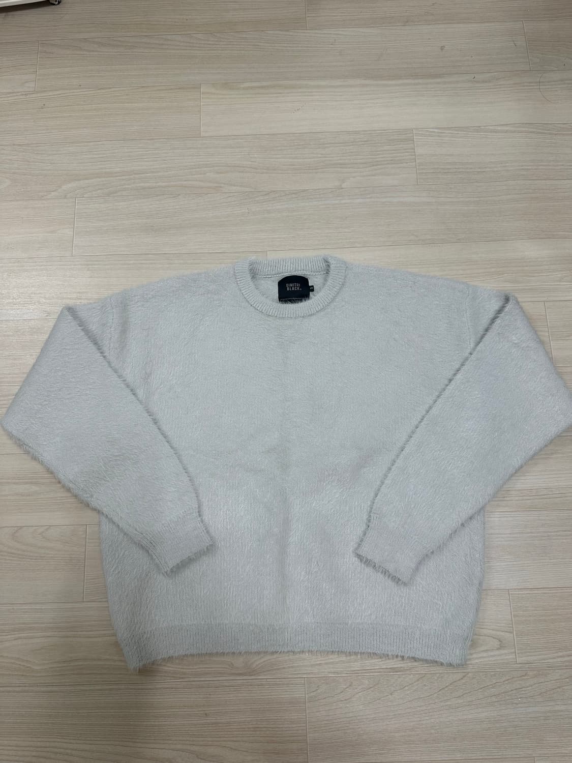 디미트리블랙 에센셜 헤어리 라운드 니트 라이트그레이 3사이즈 상품이미지2