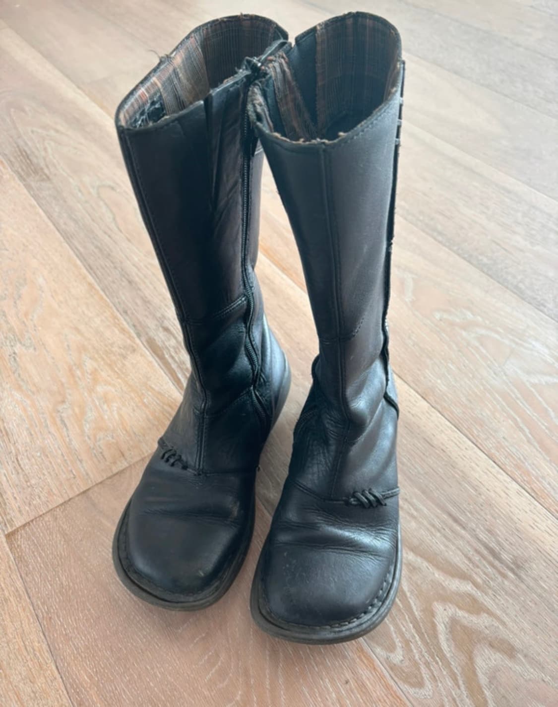 Dr. Martens Authentic Wedge Zip Mid Calf 상품이미지1