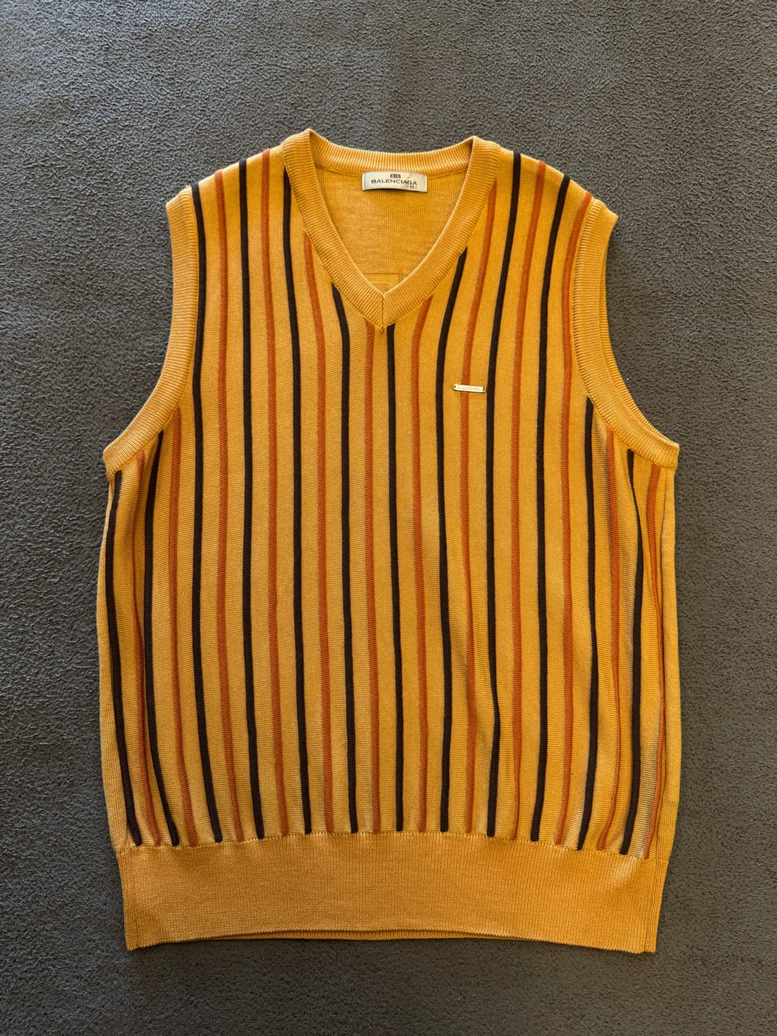 발렌시아가 빈티지 니트 조끼 처분  상품이미지2