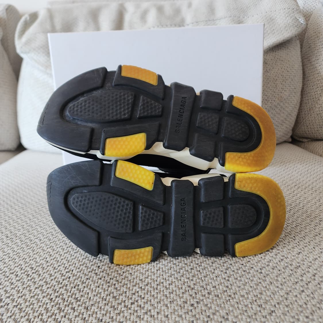 발렌시아가 니트 폴드 스피드 러너 스니커즈 블랙 36 상품이미지7