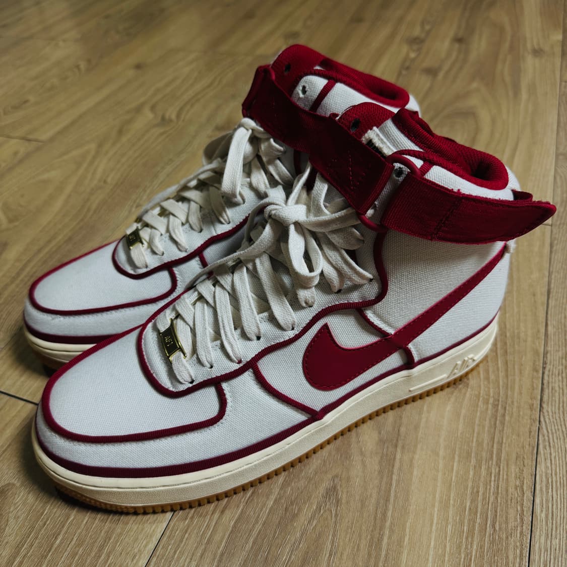 나이키 에어 포스 1 하이 '07 LV8 "세일" 블러드라인 레드 상품이미지1