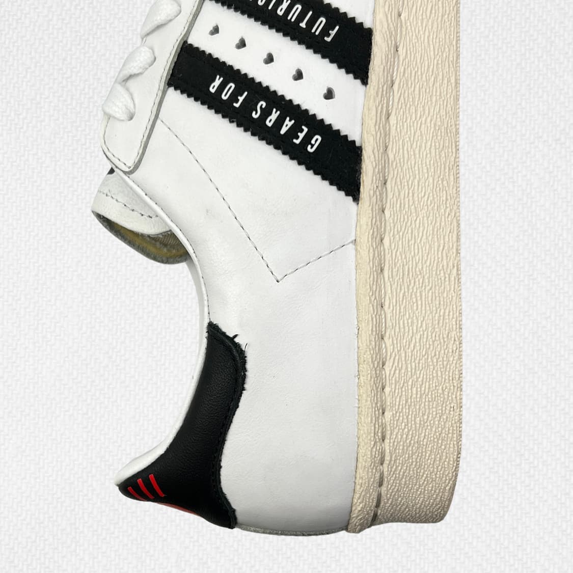 255 아디다스 x 휴먼 메이드 슈퍼스타 화이트 블랙 상품이미지5