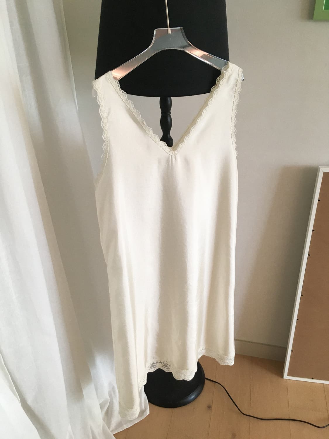 디밍 레이스 슬립 원피스(아이보리)+브이넥 니트(블랙) 상품이미지7