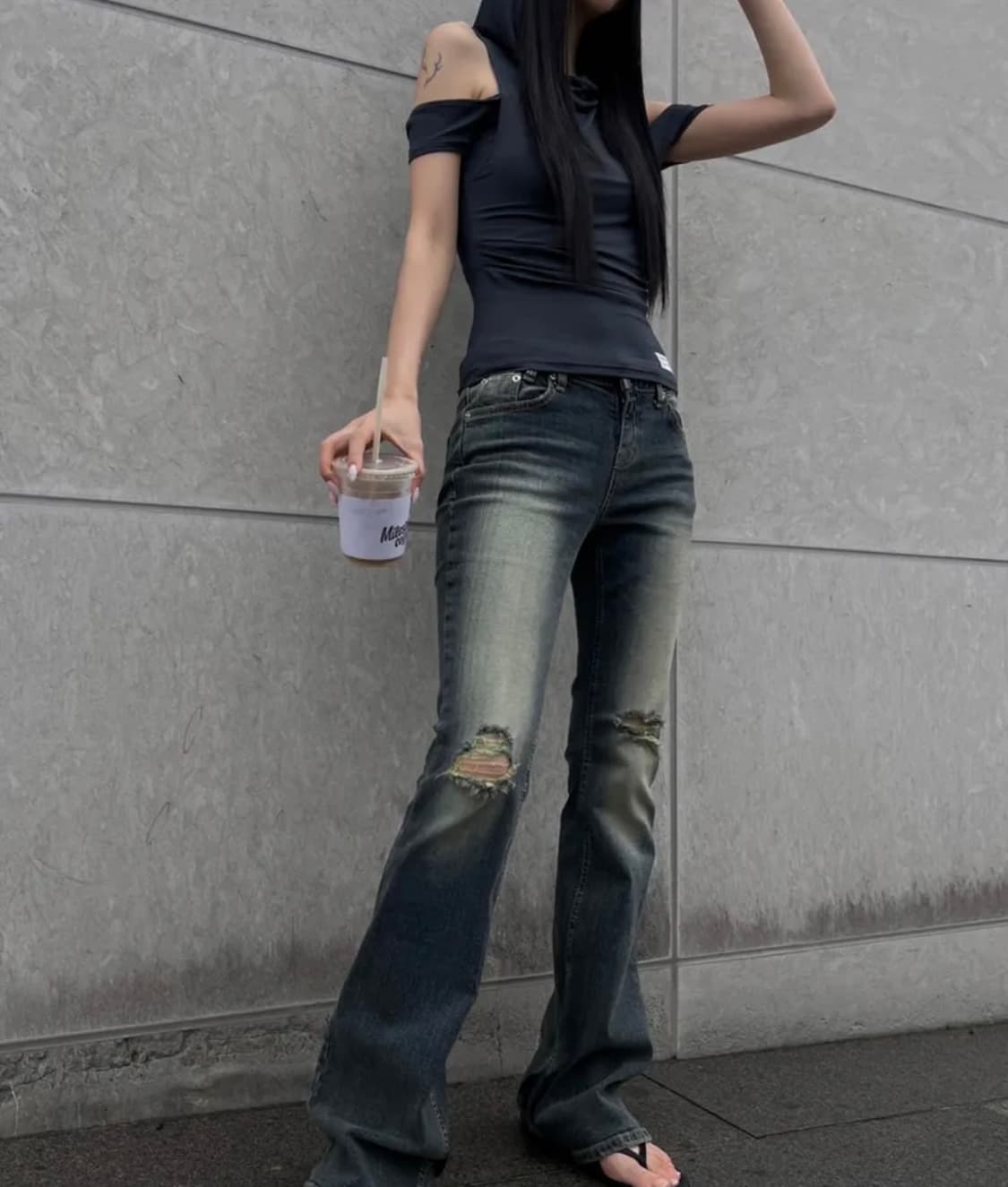 [새 제품] 이네기 Muted Hoodie Top 네이비 상품이미지3