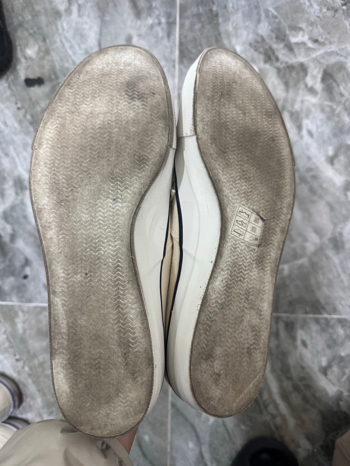 와쿠와 덱슈즈 오프화이트 270사이즈 판매합니다 상품이미지4