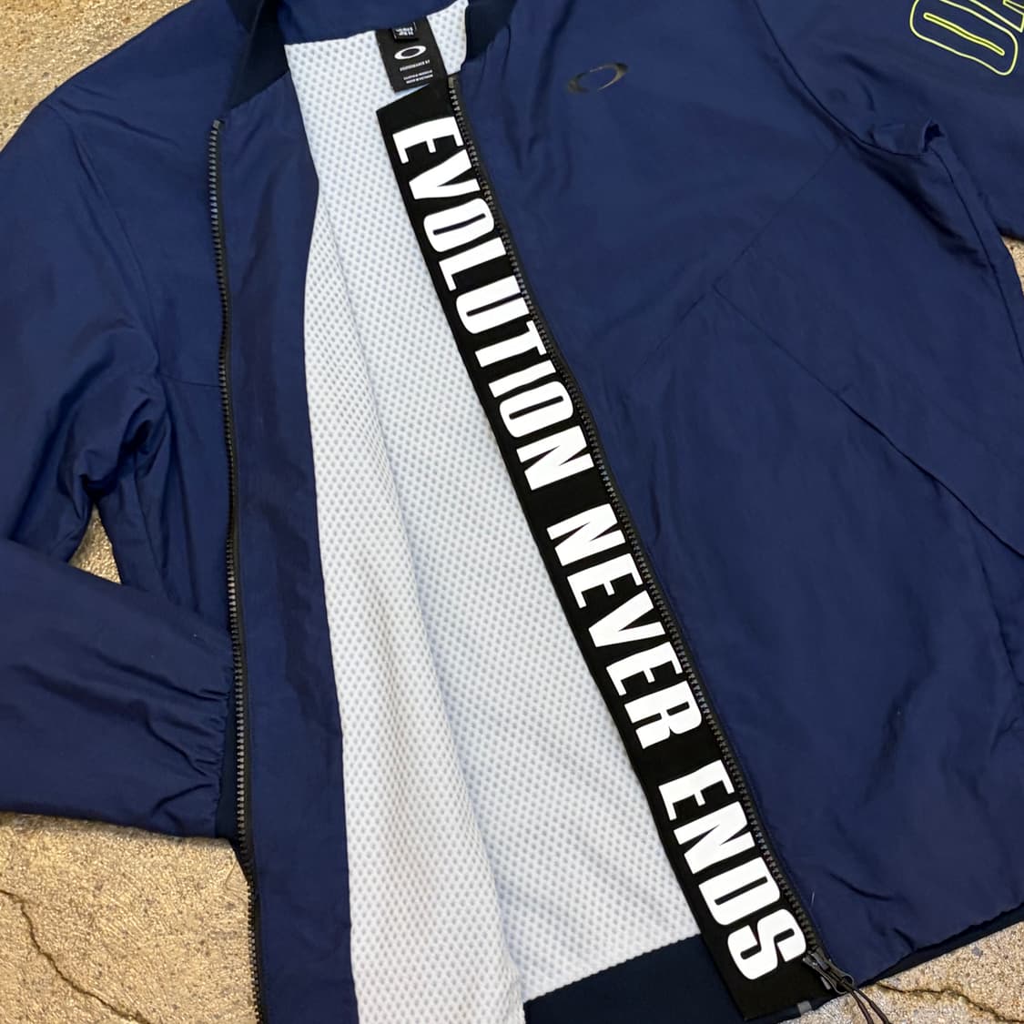 미국 오클리 정품 바람막이 자켓 상품이미지4