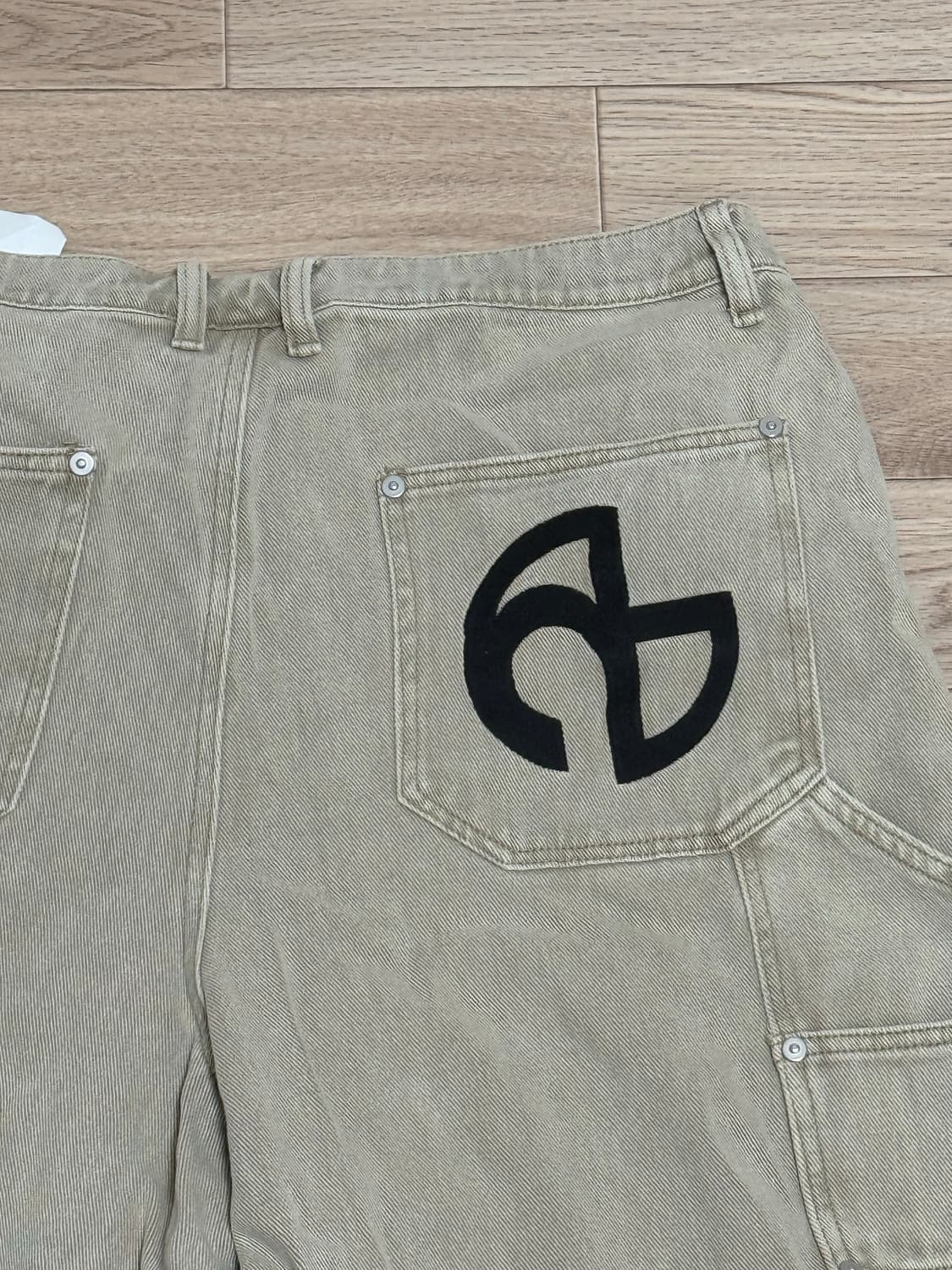 노메뉴얼 C.D.L BERMUDA PANTS - SAND 상품이미지4