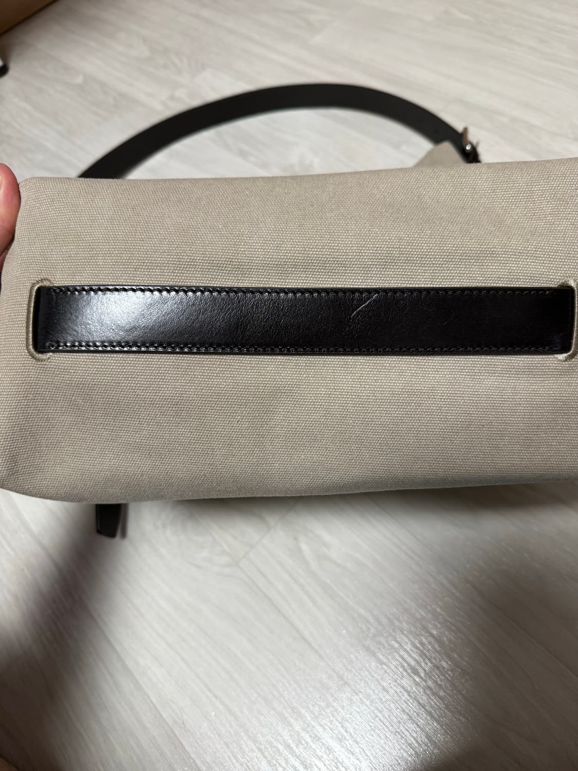 르메르 캔버스 토트백 다크린넨 상품이미지5