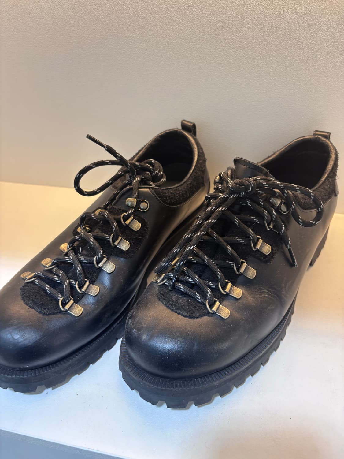 로맨틱 무브 오트 마운틴 슈즈 R24M018 (오일 블랙) 상품이미지2