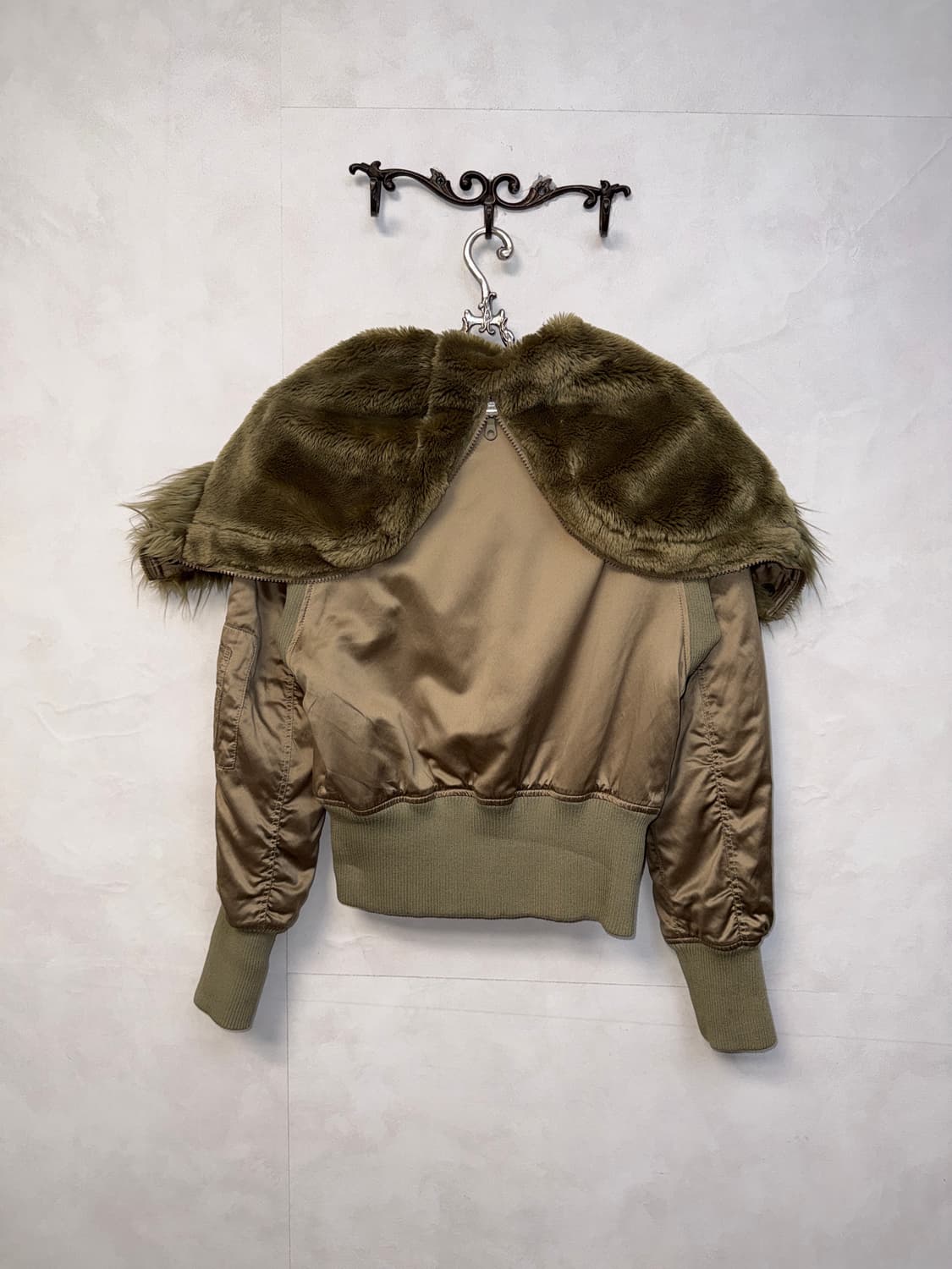 Armani Exchange khaki satin N-2B bomber  상품이미지3