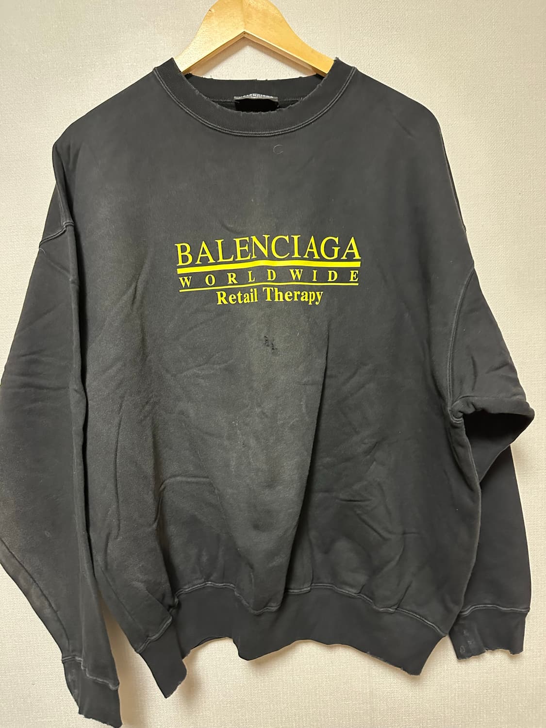 (탭만 땐 새제품) 발렌시아가 22FW 데미지 워싱 맨투맨 M사이즈 상품이미지1