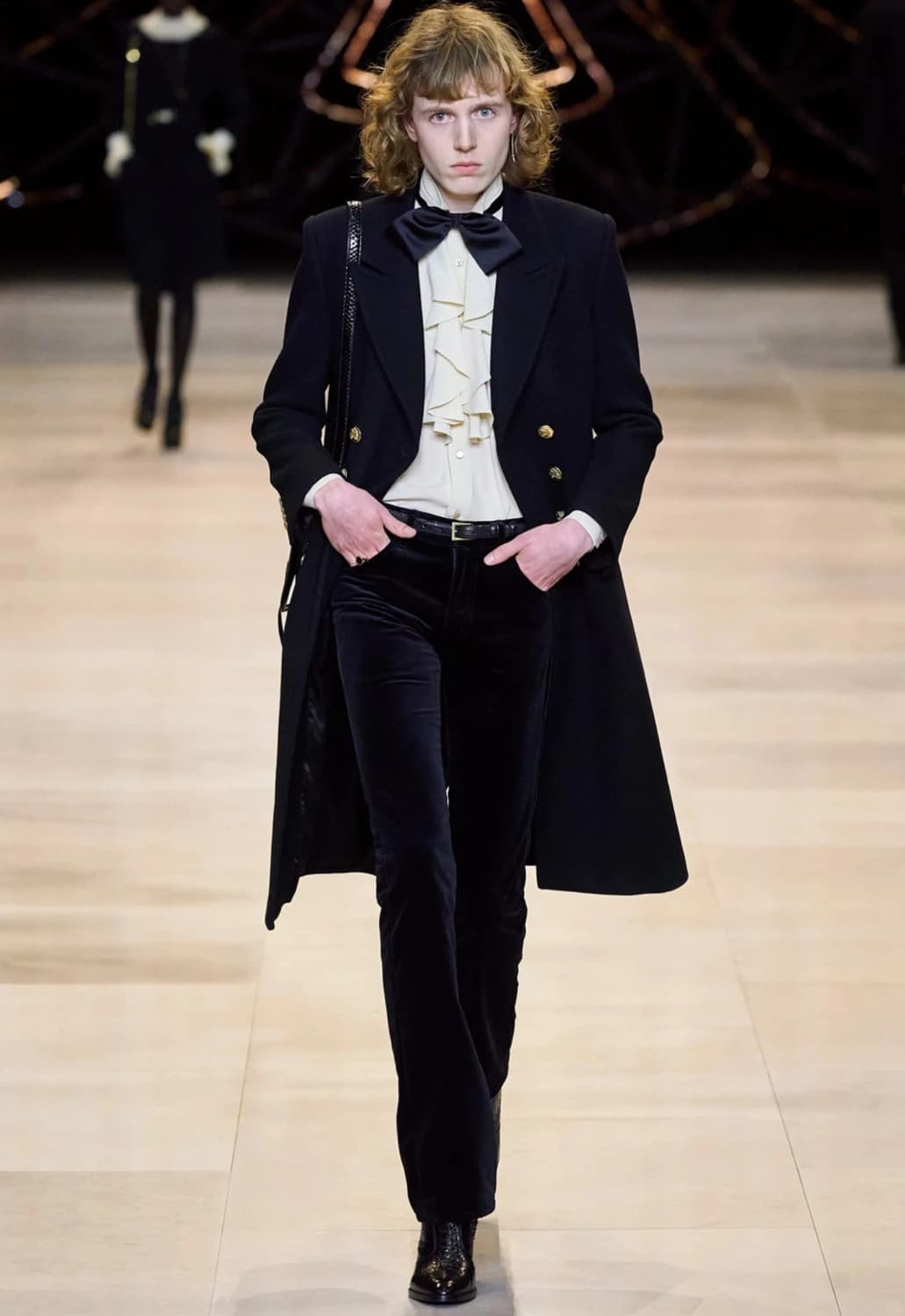 [BTS 제이홉님 착용] 셀린느 20fw 금장 더블 브레스티드 코트 상품이미지2