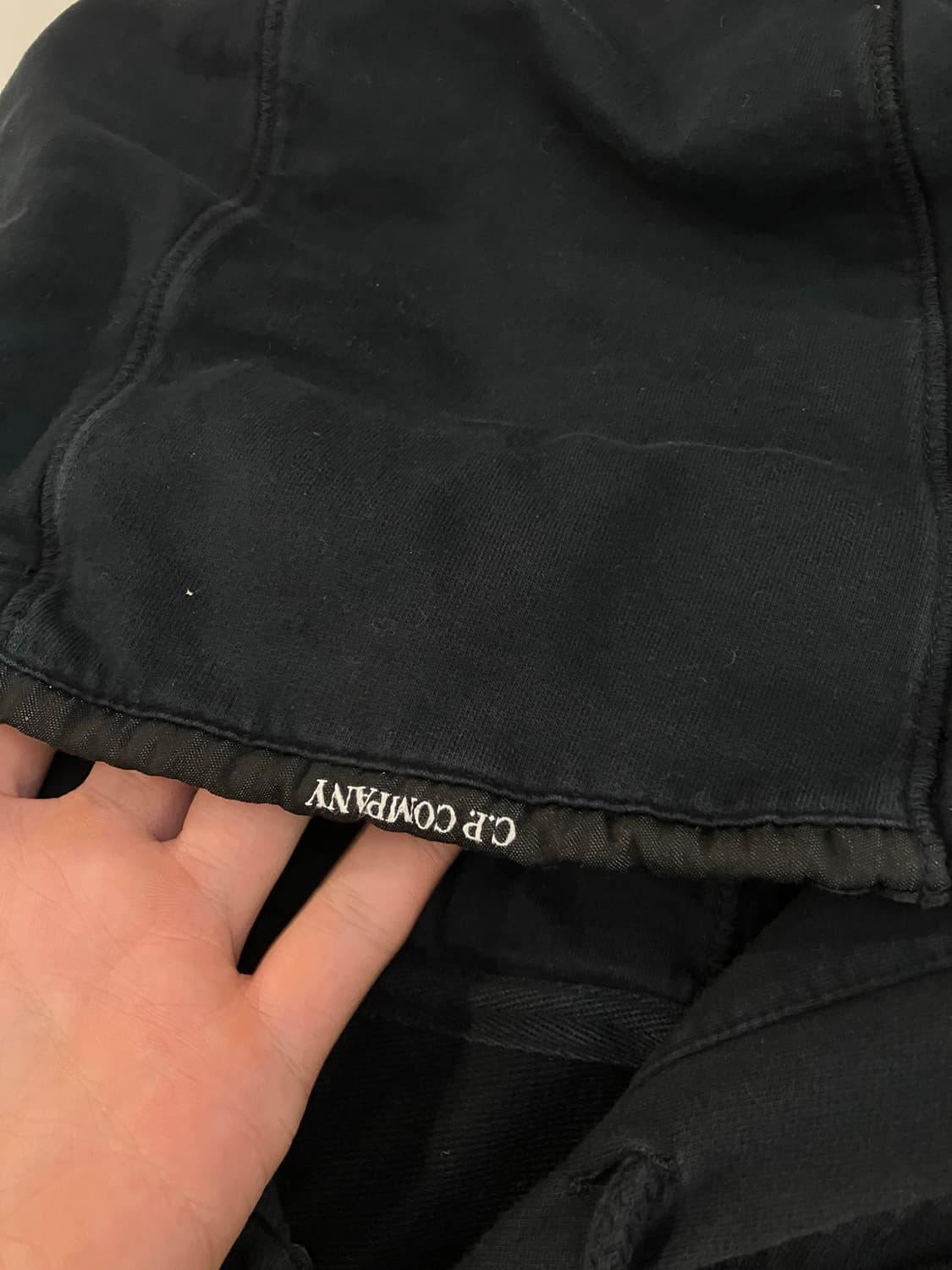 CP 컴퍼니 고글 렌즈 와펜 후드집업 블랙 상품이미지3