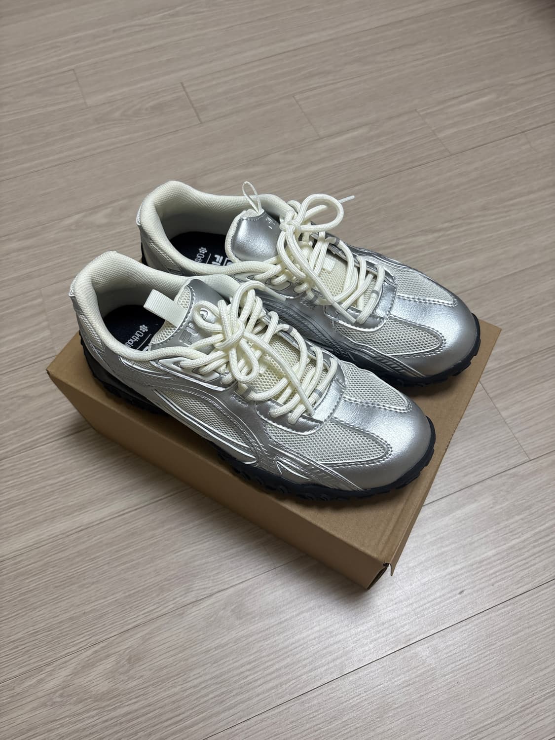 휠라 에샤페 실버문 상품이미지2