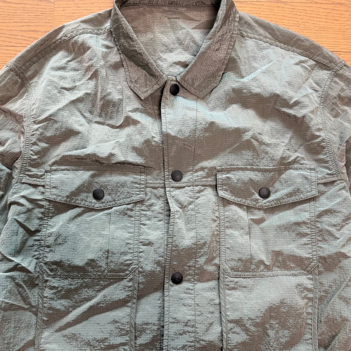 알레그리 나일론 글로시 트러커 셔츠 상품이미지2