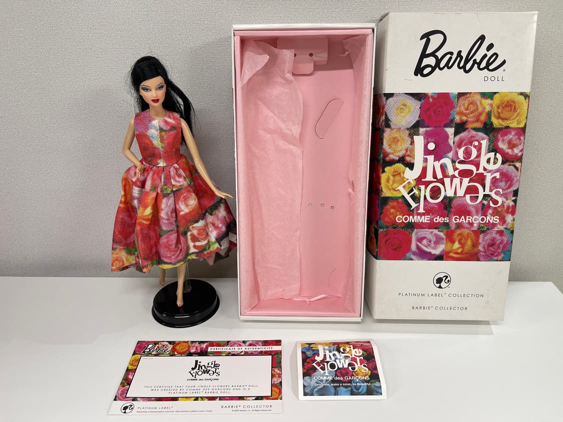 꼼데가르송 x 바비 플래티넘 라벨 컬렉션 인형 징글 플라워 한정 상품이미지2
