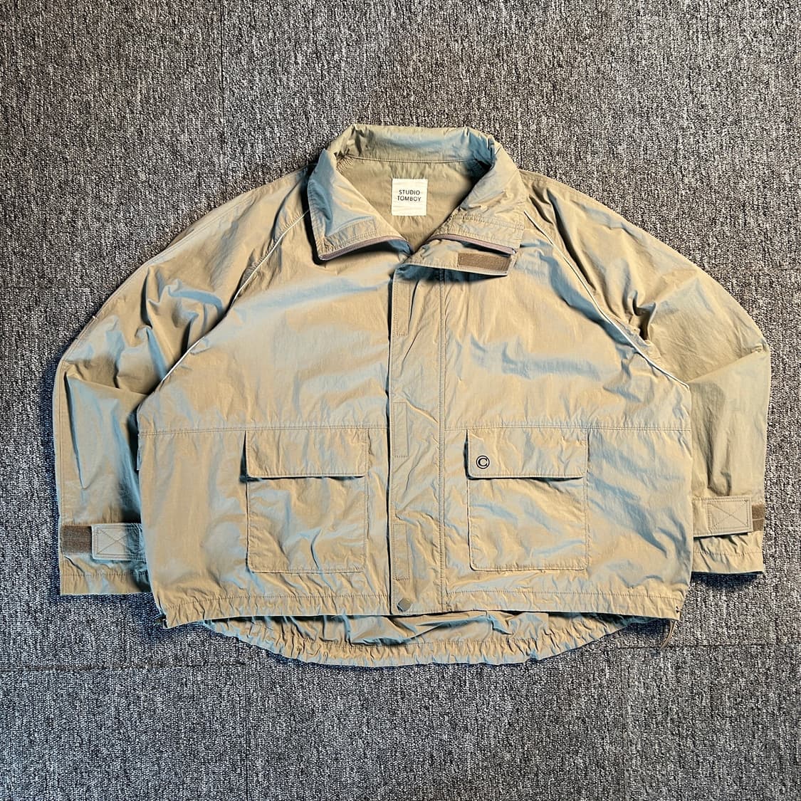 스튜디오 톰보이 베이지 오버핏 바람막이 자켓 상품이미지1