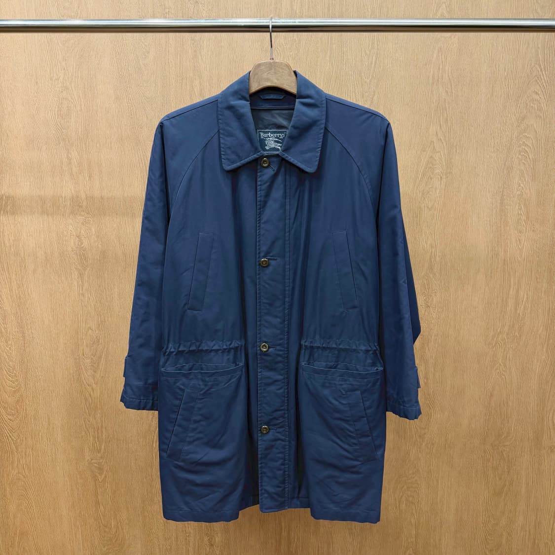 버버리 싱글 코트 래글런 슬리브 허리 셔링 포켓 디테일 네이비 상품이미지2