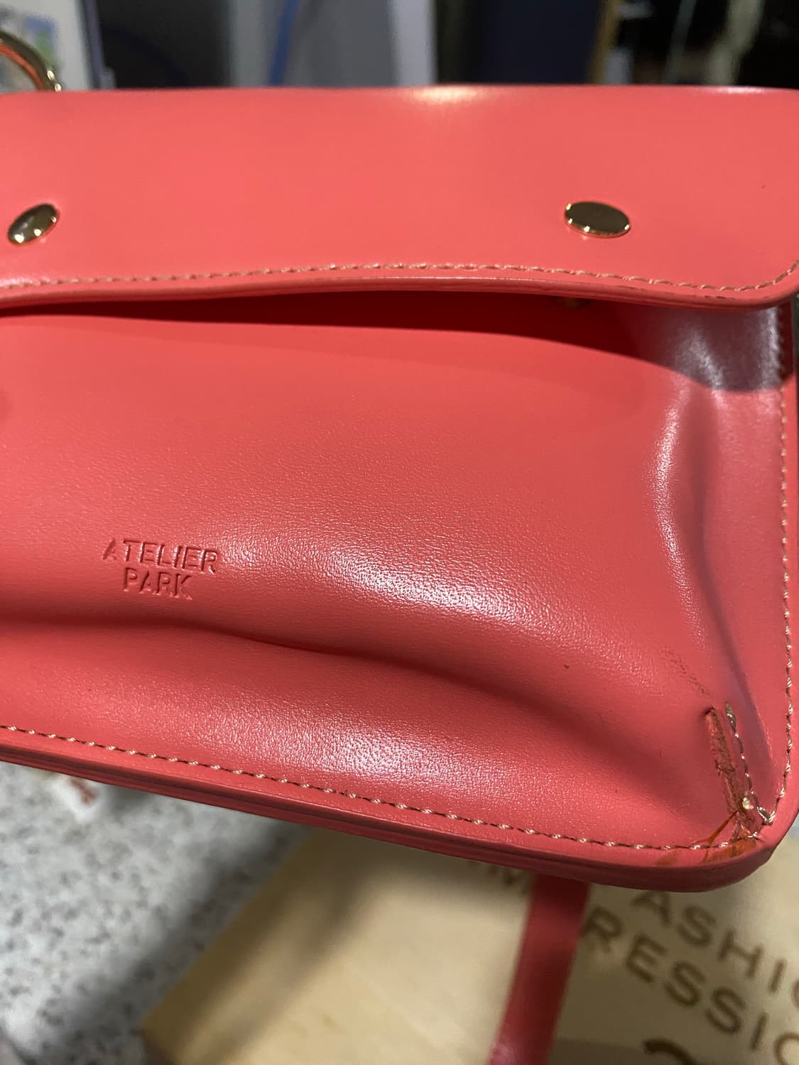 아틀리에 파크 미니 크로스백 코랄 핑크 상품이미지5