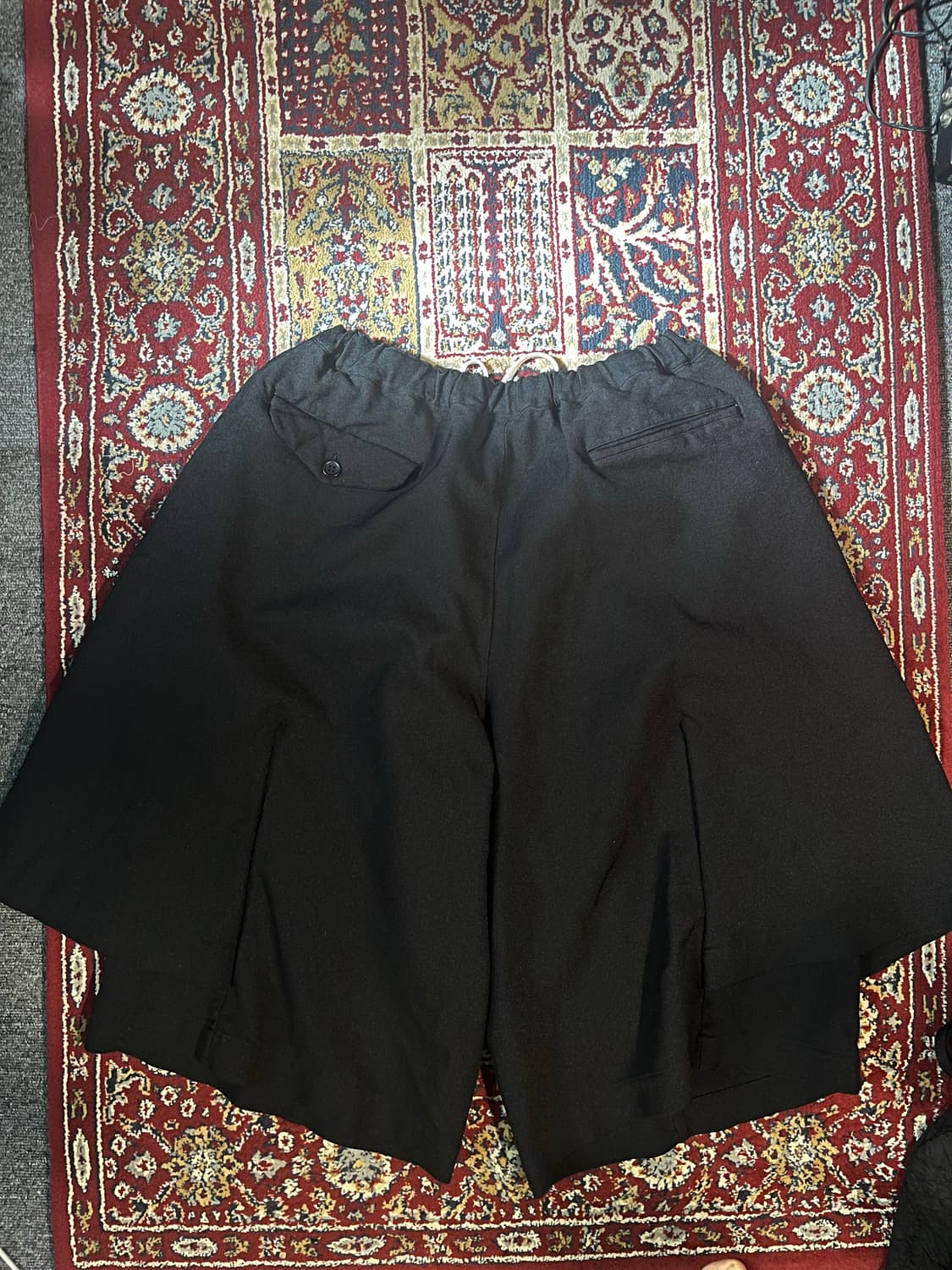 comme des garcons black 레이어드 축융 폴리 쇼츠 상품이미지2